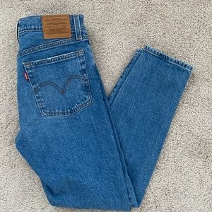 Levi’s Wedgie size 26